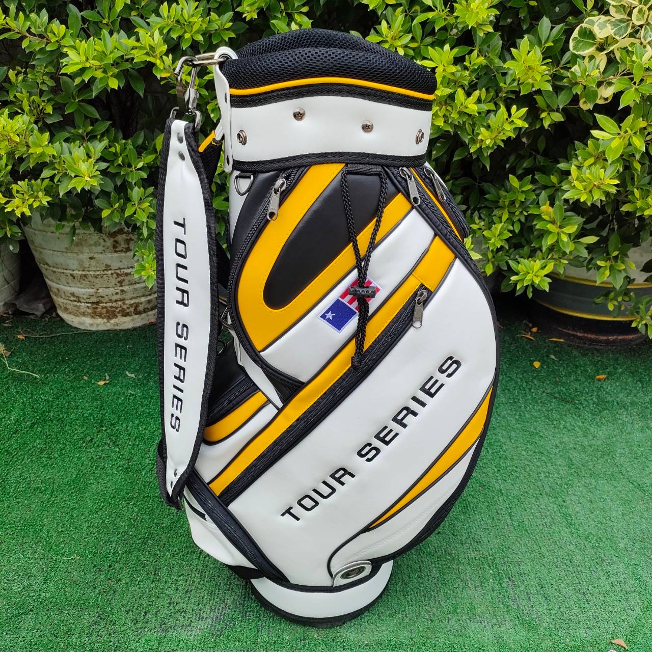 ถุงกอล์ฟเด็ก U.S.KIDS GOLF TOUR SERIES - สีเหลือง02 ขนาดไชส์ของถุง ปากถุง 7.5 นิ้ว ความสูงของถุงกอล์ฟ 28 นิ้ว มือหนึ่ง ของแท้ BY NakaraLuxurious