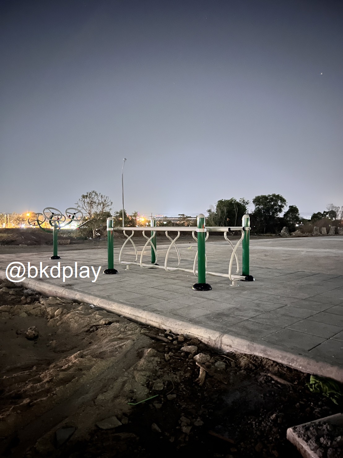 เครื่องออกกำลังกาย กลางแจ้ง ชุดบริหาร ข้อมือ ลานกีฬา อเนกประสงค์ สนามกีฬา งานนำเข้าสำเร็จรูป พร้อมส่ง เป็นสีตามแบบเท่านั้น