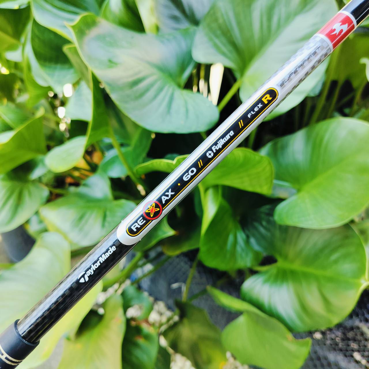 DRIVER TAYLORMADE TOUR BURNER องศา 10.5 ก้าน FUJIKURA RE*AX FLEX R เป็นรุ่นที่ตีดีมากๆ วางน้ำหนักไว้ดีมาก ไม้กอล์ฟพรีเมี่ยมมือสอง ของแท้ By NakaraLuxurious