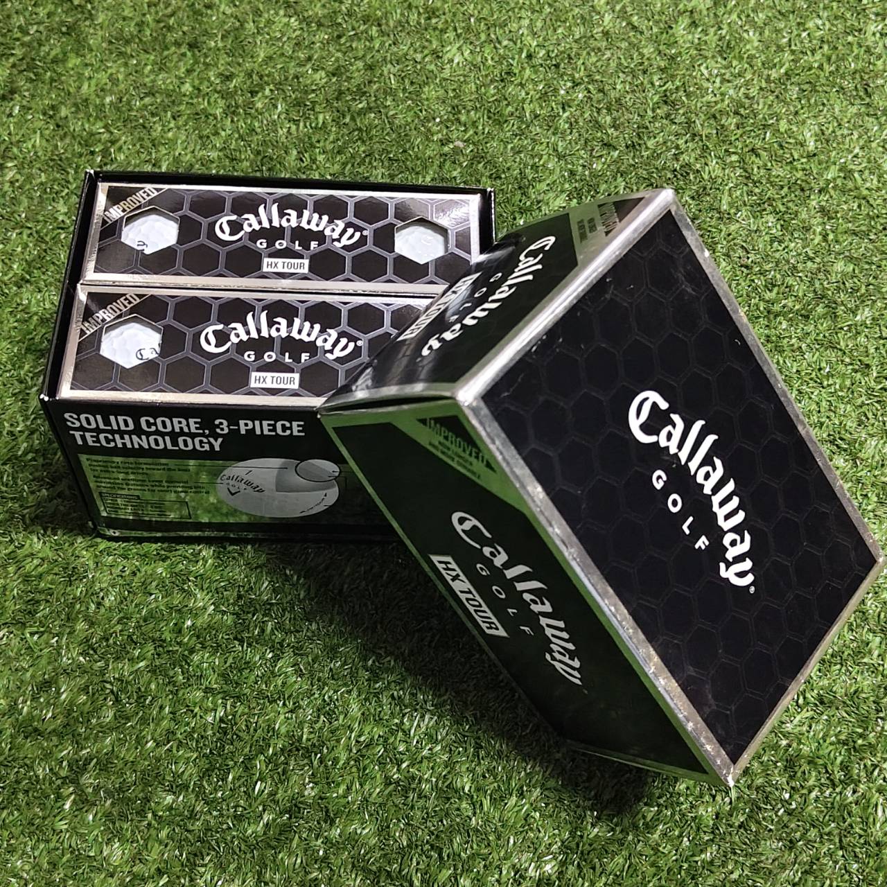 ลูกกอล์ฟ Callaway HX TOUR เป็นลูกกอล์ฟทัวร์แบบ 3-Piece (สามชิ้น) ที่ใช้เทคโนโลยี Solid Core (แกนตัน)