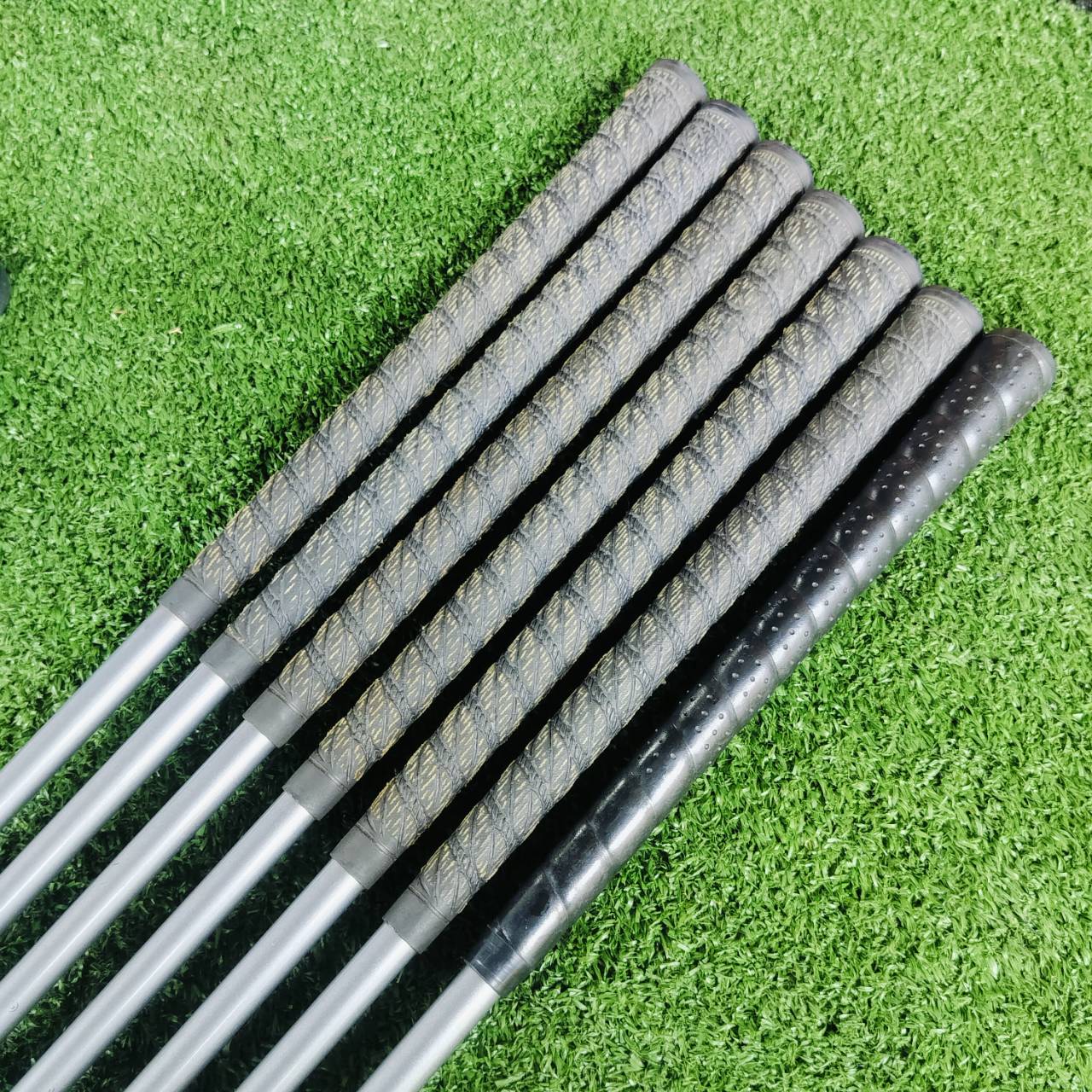 ชุดเหล็ก KING COBRA มีเหล็ก 5-9 PW SW ก้านกราไฟต์ COBRA FLEX R ใบใหญ่ OVERSIZE ตีได้ระยะ และตีไกลแบบสุดๆ ไม้กอล์ฟพรีเมี่ยมมือสองญี่ปุ่น ของแท้ By NakaraLuxurious