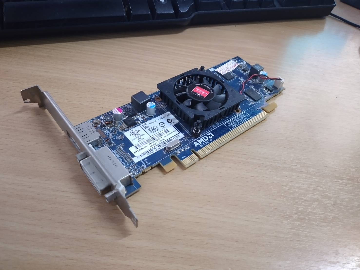 AMD READEON HD 6450 512MB VIDEO CARD HP 637183-001 637996-001