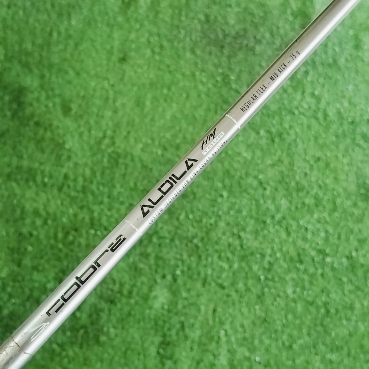 WEDGE KING COBRA SS-i องศา 55 ก้าน ALDILA FLEX R ออกแบบให้ชิพง่ายและแม่นยำมาก สปินดี สปีดไม่แรงก็ชิพสบาย ขึ้นกรีนแบบสวยๆค่ะ ไม้กอล์ฟพรีเมี่ยมมืองสองญี่ปุ่น By NakaraLuxurious