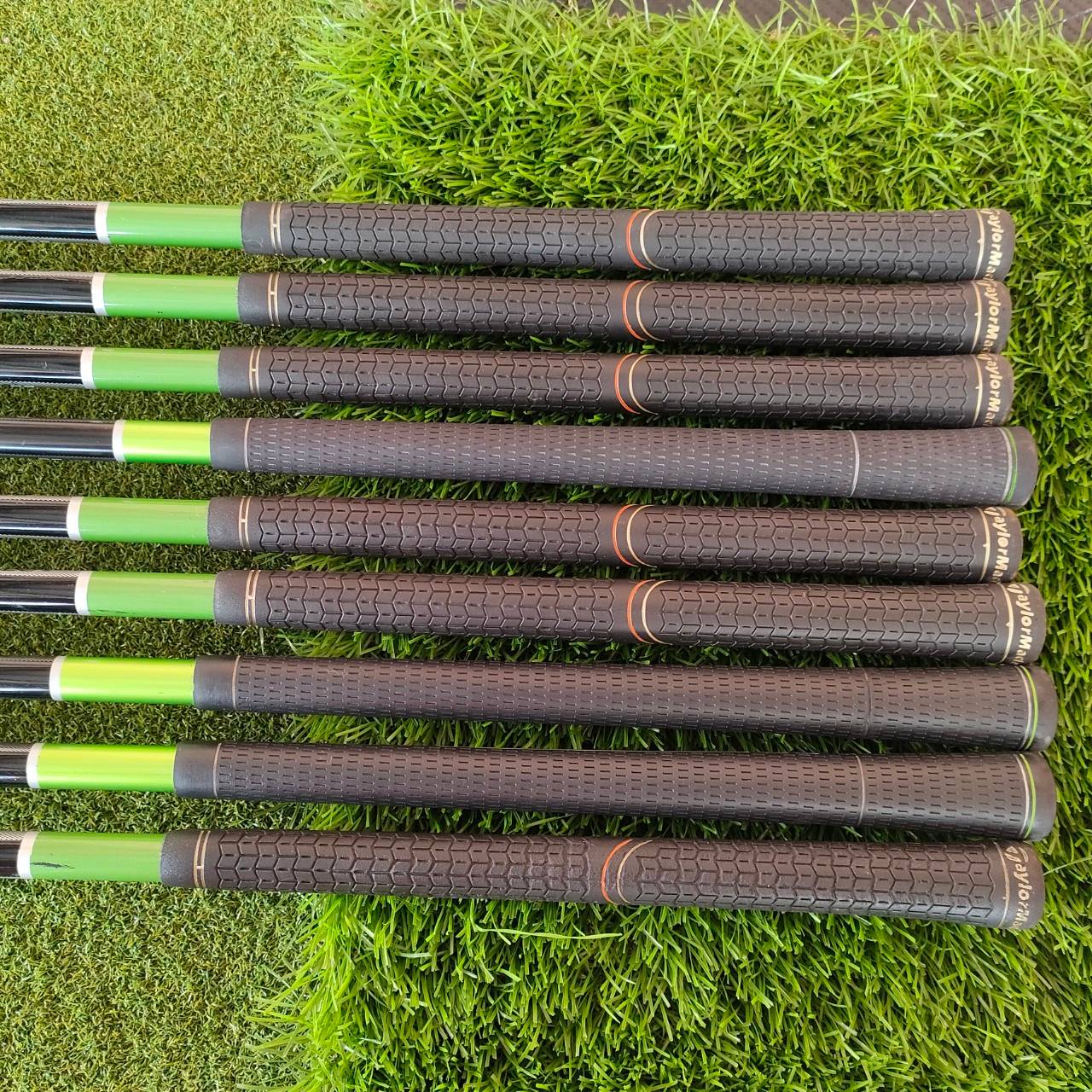 ชุดเหล็ก TAYLORMADE RBZ มีเหล็ก 4- 9 PW AW SW ชุด 9 ชิ้น ก้าน TAYLORMADE RBZ FLEX R เหล็กตีง่ายตีไกลและตีมันส์มาก