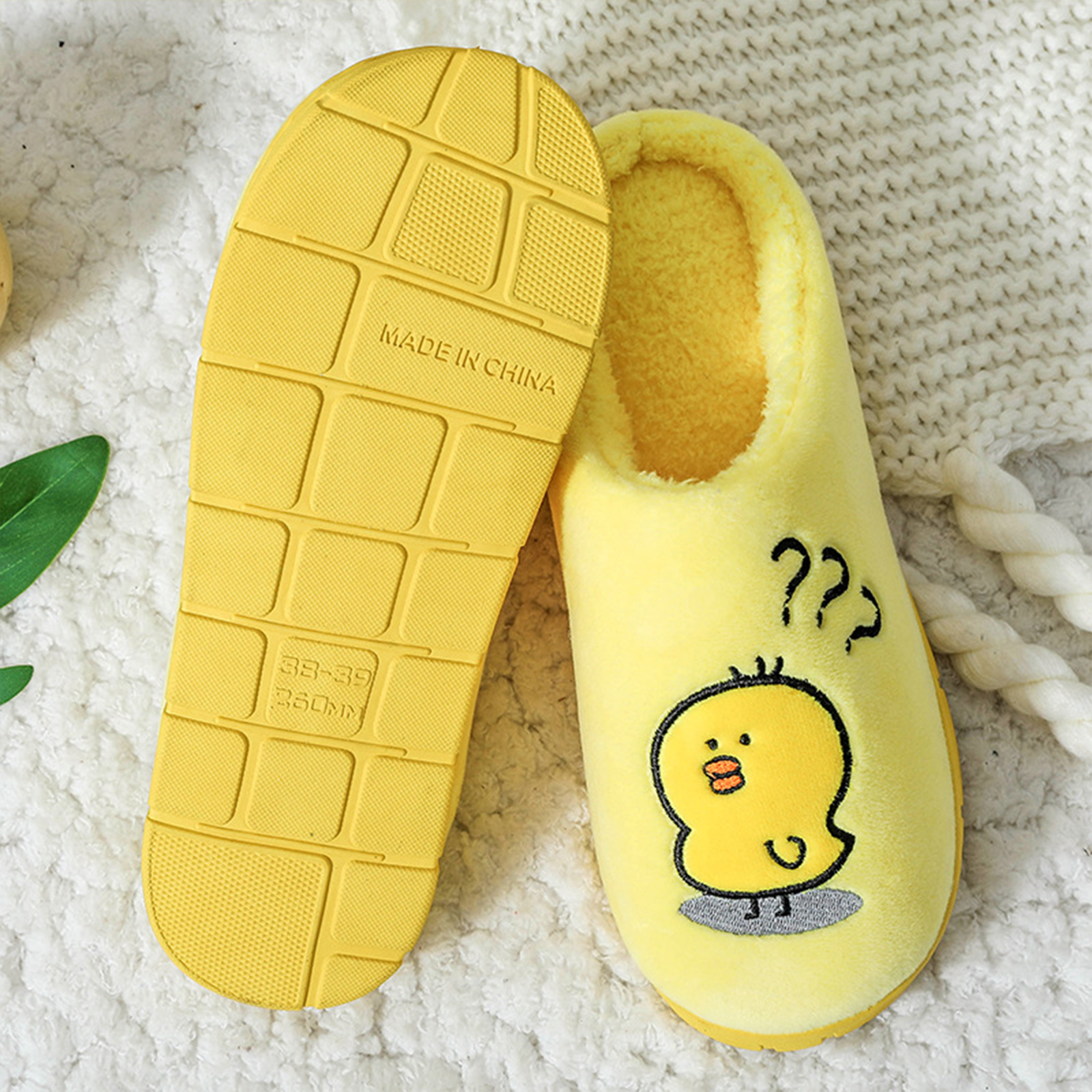 รองเท้าใส่ในบ้าน P250 ลายลูกเจี๊ยบ สไตล์เกาหลี ผ้าฝ้าย(Cotton) ขนนุ่ม พื้นนิ่ม ใส่สบายเท้า พื้นยางกันลื่น คุณภาพดี