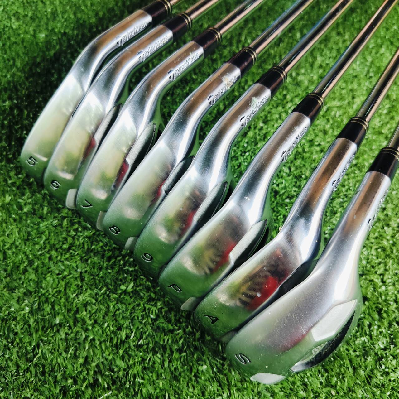 ชุดเหล็ก Taylormade BURNER มีเหล็ก 5 6 7 8 9 P A S มี WEDGE 3 ตัว กระจายน้ำหนักอย่างดี ชดเชยความผิดพลาดสูง ตีได้ระยะมาก ตีง่าย ตีสบาย ไม้กอล์ฟพรีเมี่ยมมือสอง ของแท้ By NakaraLuxurious