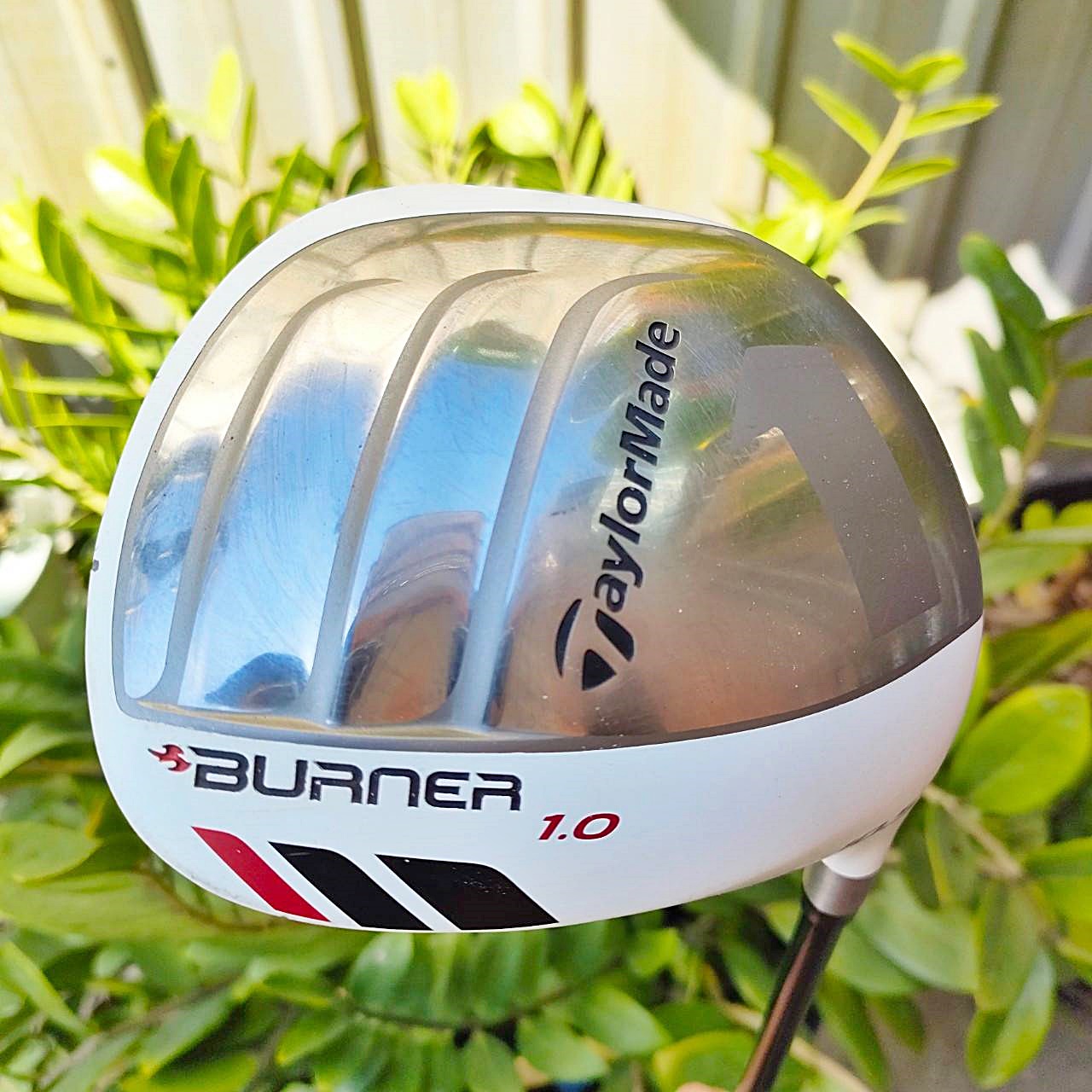 DRIVER TAYLORMADE BURNER 1.0 องศา 10.5 ก้าน FUBUKI BURNER SUPERFAST FLEX R รุ่น 1.0 กระดองขาว หน้าดำตัวนี้โหดมาก เป็นงาน JDM JAPASPEC ตีไกลแบบจัดๆ แม้สปีดไม่แรงก็ช่วยได้มาก ไม้กอล์ฟพรีเมี่ยมมือสอง By NakaraLuxurious