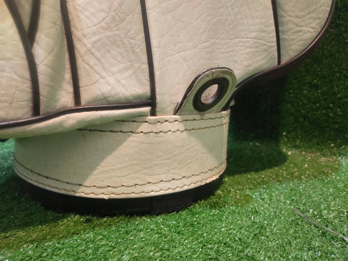 ถุงกอล์ฟหนัง BFS