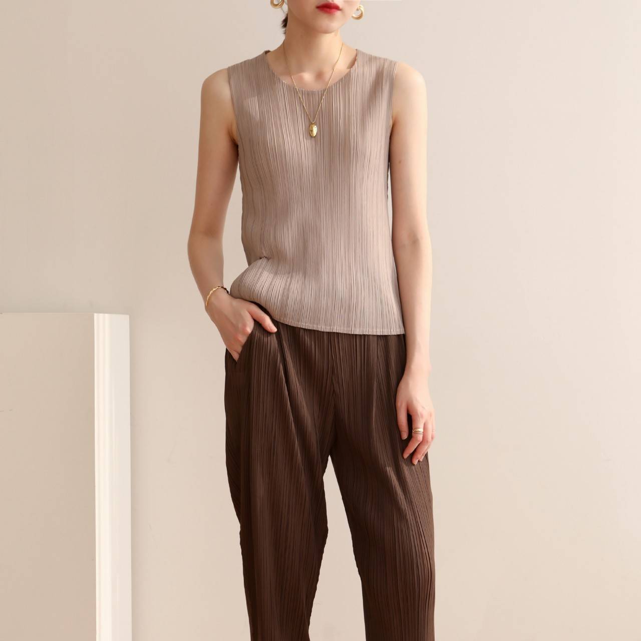 2MUAY BASIC รุ่น GJO7981 เสื้ออัดพลีทงานคุณภาพ BASIC ROUND NECK PLEATED TOP 20สี FREE SIZE