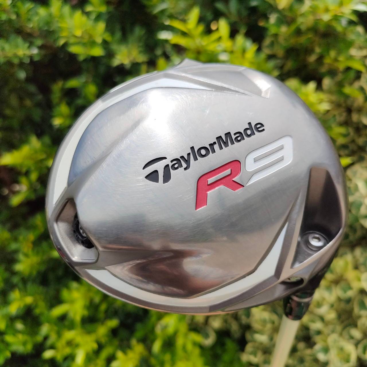 DRIVER TAYLORMADE R9 องศา 9.5 ก้าน GRAMAN 5 กริพ IOMIC หัวรุ่นนี้ใหญ่ สวีตสปอตกว้าง ตีใส่เต็มได้ มีไขปรับได้หลายจุด ตีไกลไดร์ฟตรง ไม้กอล์ฟมือสอง ของแท้ BY NakaraLuxurious