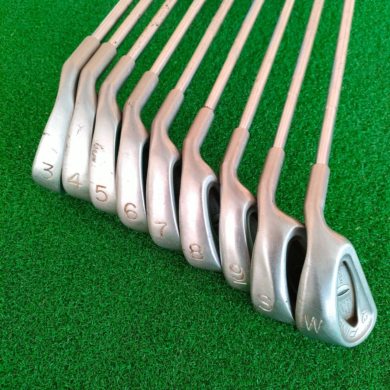 ชุดเหล็ก PING EYE รุ่นแรก มีเหล็ก 3-9 เเละ PW SW สุดคลาสสิค สภาพเดิมมาก ก้านเดิมทุกอย่างครับ ตีดีที่สุด สปินจัดมาก