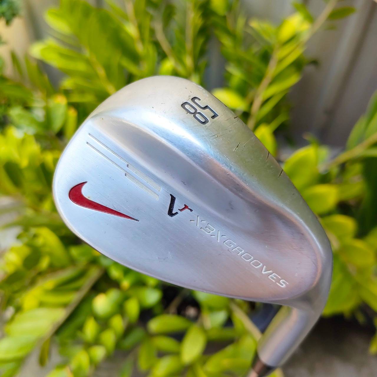 WEDGE NIKE VR X3X GROOVES องศา 58 ก้าน DYNAMIC GOLD FLEX WEDGE ร่องหน้าไม้เจ้าของเดิมไปทำมา สำหรับคนชอบเล่นของ สปินตกแบบหยุดๆจัด ไม้กอล์ฟพรีเมี่ยมมือสอง ของแท้ By NakaraLuxurious