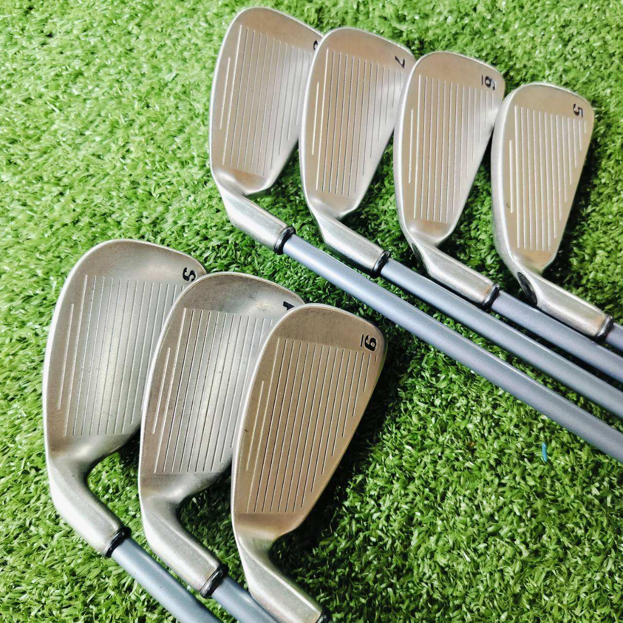 ชุดเหล็ก Callaway BIGBERTHAR รุ่นยอดนิยมสูงสุดของ Callaway ใบใหญ่ Cavity ลึกตีง่ายตีไกลมาก ก้านเสียบทะลุเป็นเอกลักษณ์ ไม้กอล์ฟพรีเมี่ยมมือสอง ของแท้ By NakaraLuxurious