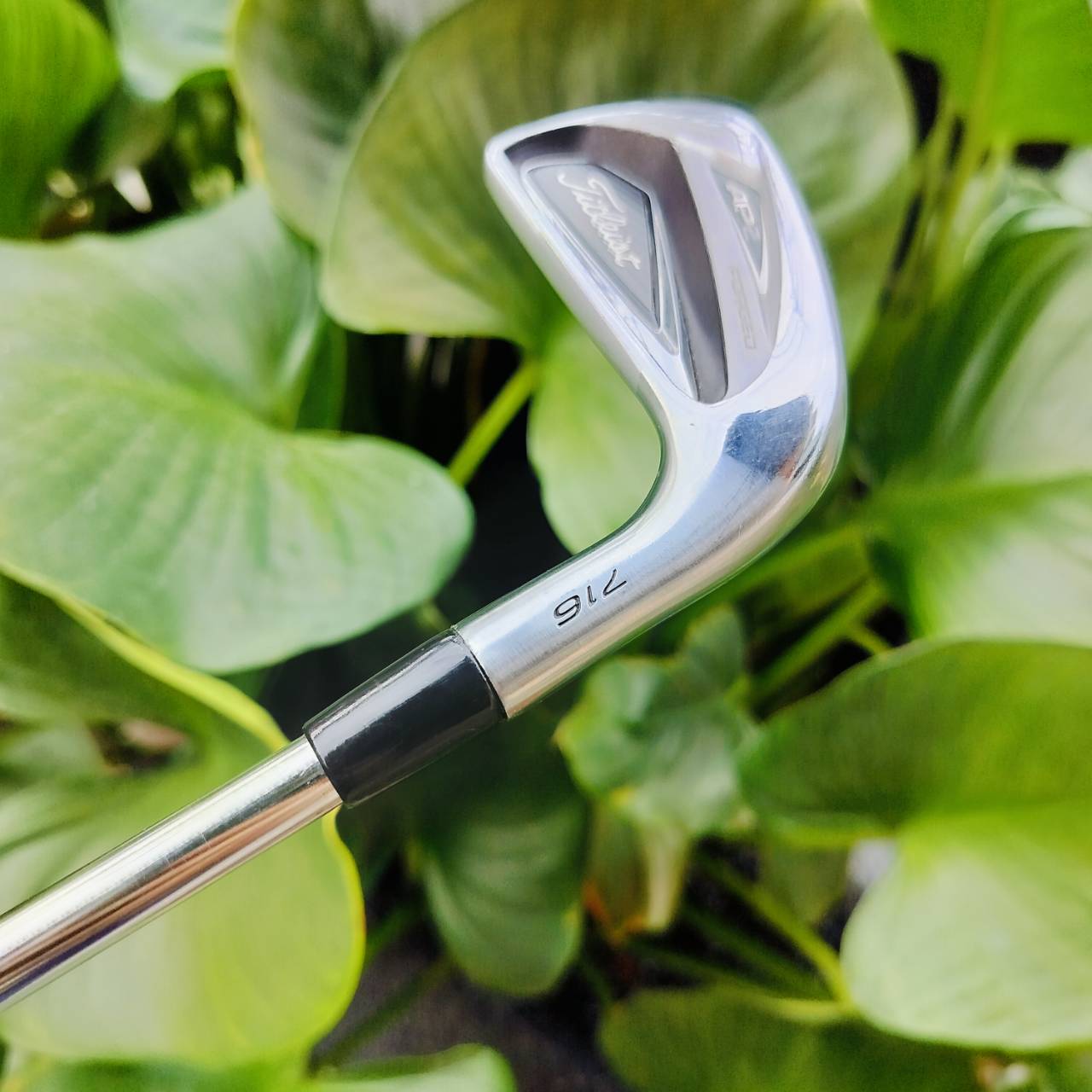เหล็ก 4 Titleist AP2 716 FORGED ก้าน NS PRO LIGHT ผลิตด้วยกระบวนการทางวิศวกรรมที่แม่นยำ โดยใส่ทังสเตนความหนาแน่นสูงลงในใบเหล็ก ไม้กอล์ฟพรีเมี่ยมมือสอง ของแท้ By NakaraLuxurious