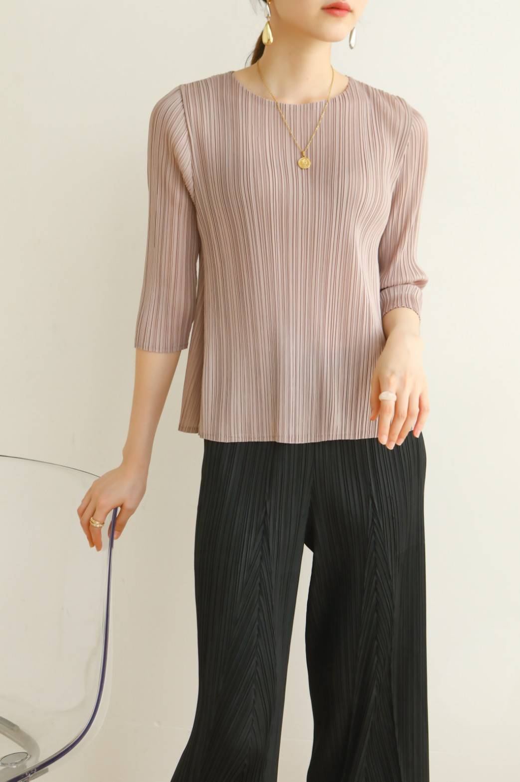 2MUAY รุ่น GJO7097 เสื้ออัดพลีทงานคุณภาพ FLARED PLEATED TOP สีดำ FREE SIZE