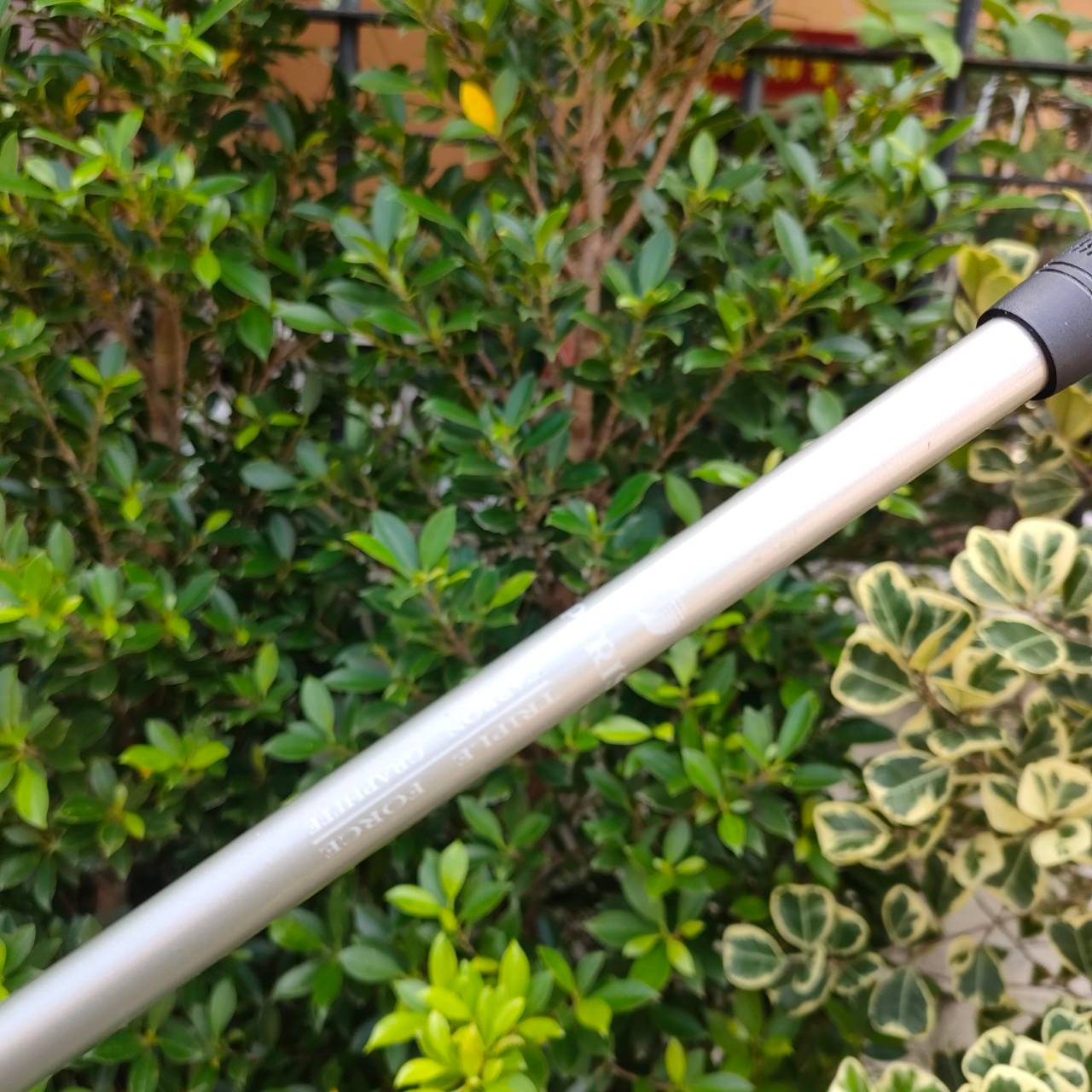 PUTTER PARIS ก้านกราไฟต์ TRIPLE FORCE ความยาว 33 นิ้ว เล็งง่าย ด้านหลังมีบอลอีกหนึ่งลูก และมีขีด พัตต์ง่ายมากๆครับ