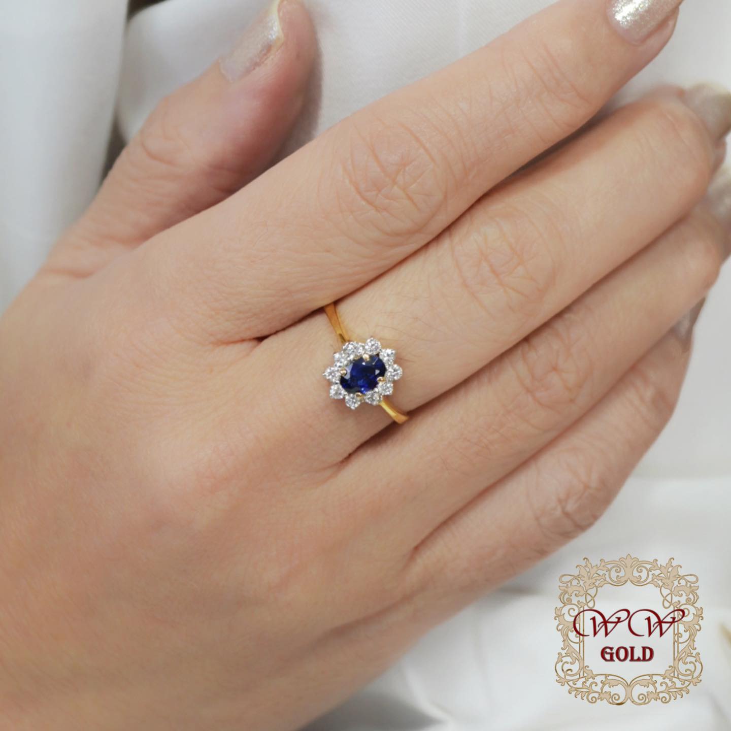 แหวนไพลินล้อมเพชร