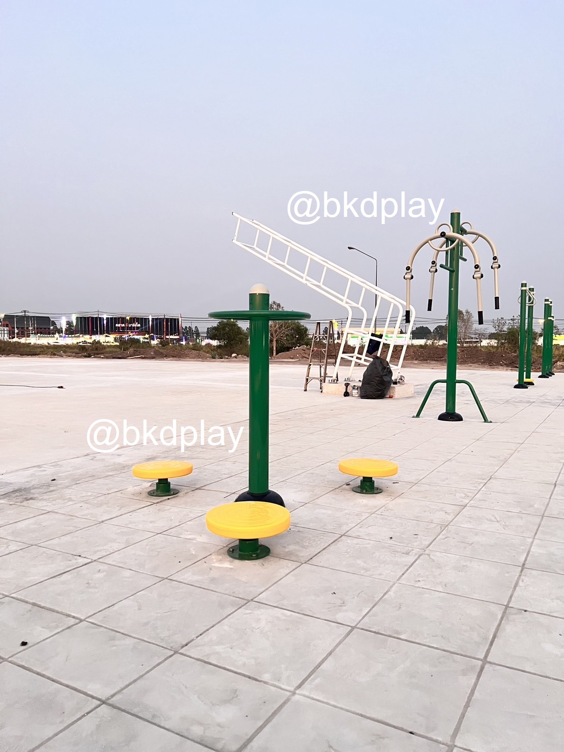 เครื่องออกกำลังกาย กลางแจ้ง ชุดบริหารเอว 3 ที่ ลานกีฬาอเนกประสงค์, สนามกีฬา งานนำเข้าสำเร็จรูป พร้อมส่ง เป็นสีตามแบบเท่านั้น