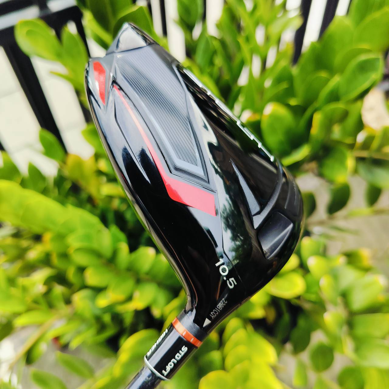 Driver TAYLORMADE STEALTH มือสอง สภาพงามมาก COVER แท้เดิม 60X Carbon Twist Face สามารถถ่ายทอดพลังงานไปยังลูกกอล์ฟได้อย่างเต็มที่ สร้างบอลสปีดได้มากกว่า ไม้กอล์ฟพรีเมี่ยมมือสอง ของแท้ By NakaraLuxurious