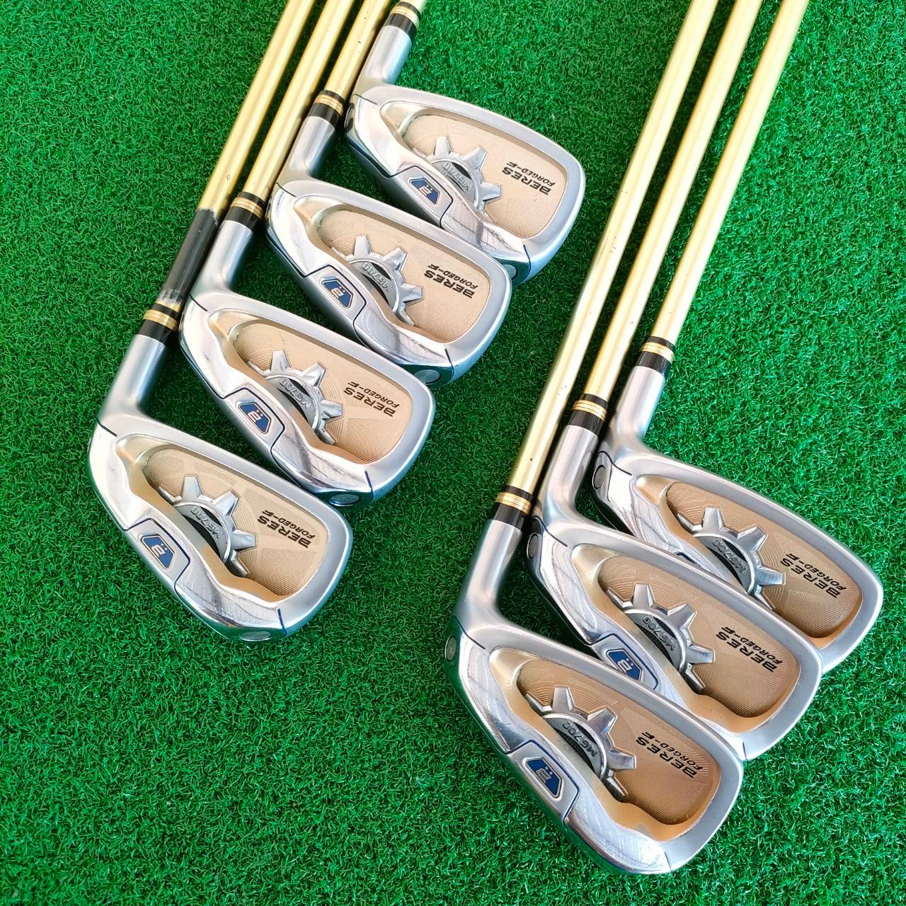 ชุดเหล็ก HONMA BERES FORGED-F MG700 มีเหล็ก 5 - 11 มีมากชิ้นกว่าชุดอื่น ระยะตีไกลกว่าเหล็กปกติถึง 1 เบอร์ เช่น เหล็ก 5 ตีระยะเท่าเหล็ก 4 สุดยอดวัสดุพรีเมี่ยมแบบสุดๆ และ ก้าน ARMRQ UD49 ก้าน 2 ดาว ** FLEX R