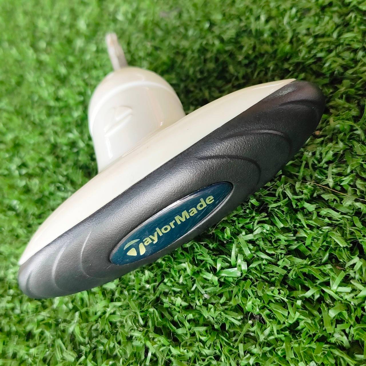 ตัวไข TAYLORMADE มือสอง ของแท้ สภาพสวยเดิม ไขได้หลายยี่ห้อ ไม้กอล์ฟพรีเมี่ยมมือสอง ของแท้ By NakaraLuxurious