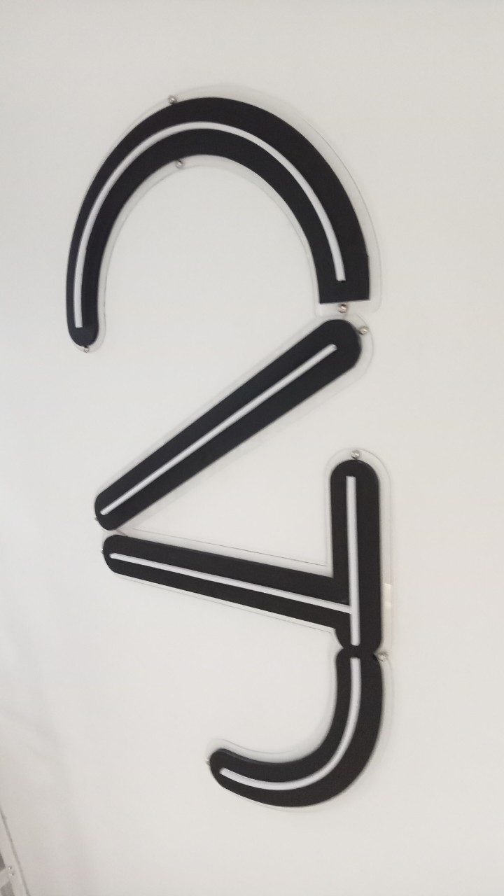 ไฟนีออน เฟค