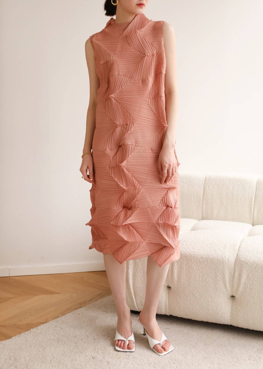 2MUAY รุ่น GJO6613 เดรสอัดพลีทงานคุณภาพ SLEEVELESS ZIGZAG PLEATED DRESS 9สี FREE SIZE