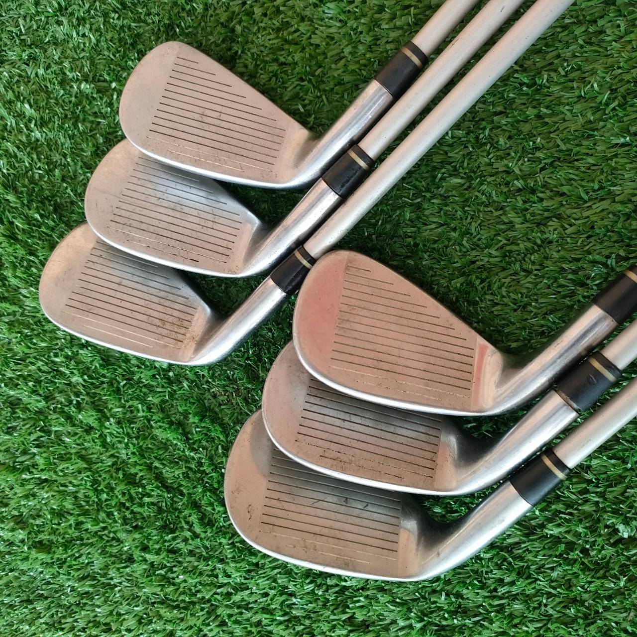 ** ไม้กอล์ฟสำหรับผู้หญิง ** ชุดเหล็ก GENEX 3DX OVERSIZE มีเหล็ก 6-9 เเละ PW SW ก้าน SPEEDRATED 75 FLEX L เหล็กตีง่าย ได้ระยะครับ