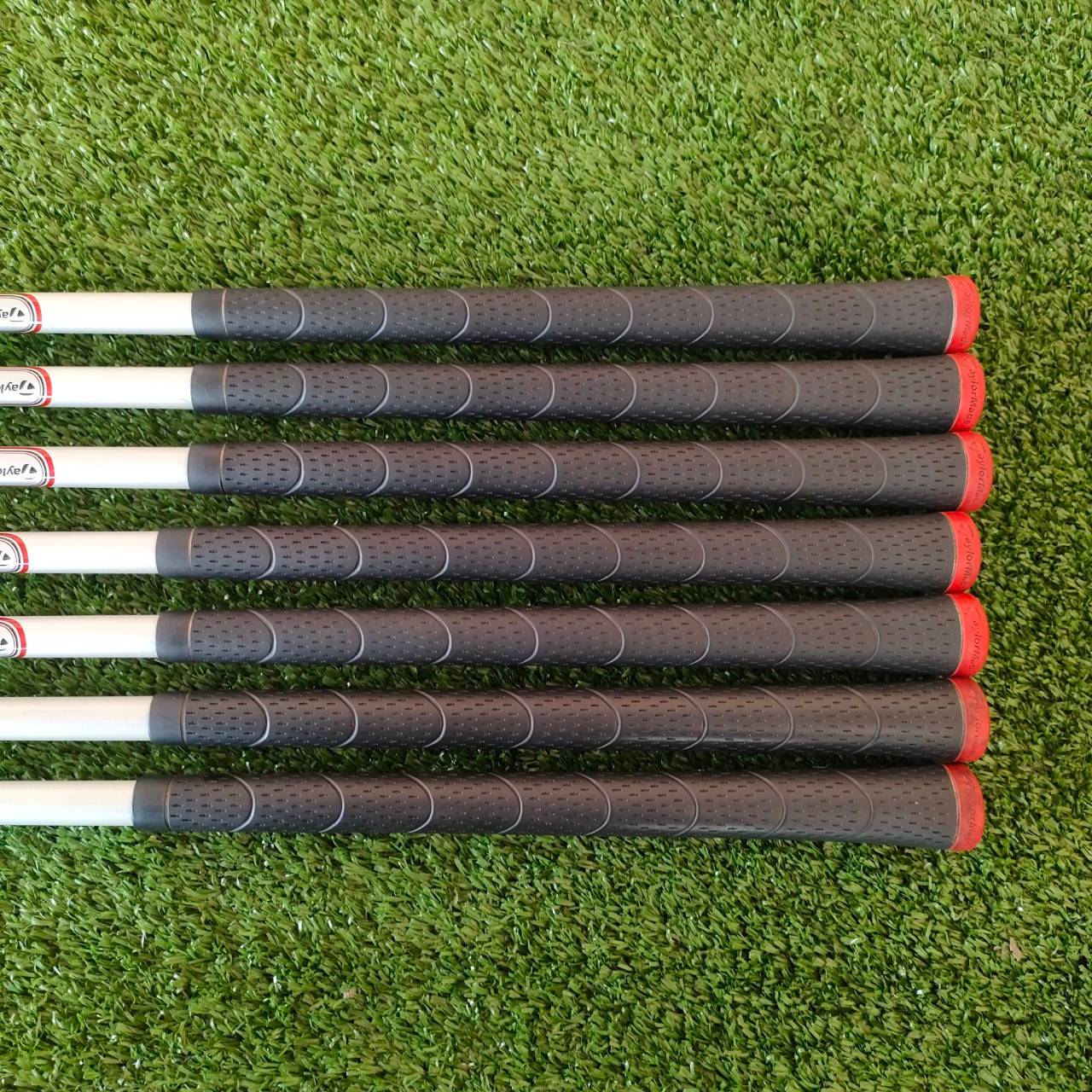 ชุดเหล็ก TAYLORMADE BURNER มีเหล็ก 5 - 9 เเละ PW SW ก้าน RE*AX SUPERFAST FLEX R เหล็กตระกูล BURNER เป็นตระกูลที่ ตีง่ายของ Taylormade ไม้กอล์ฟมือสอง ของแท้ BY NakaraLuxurious