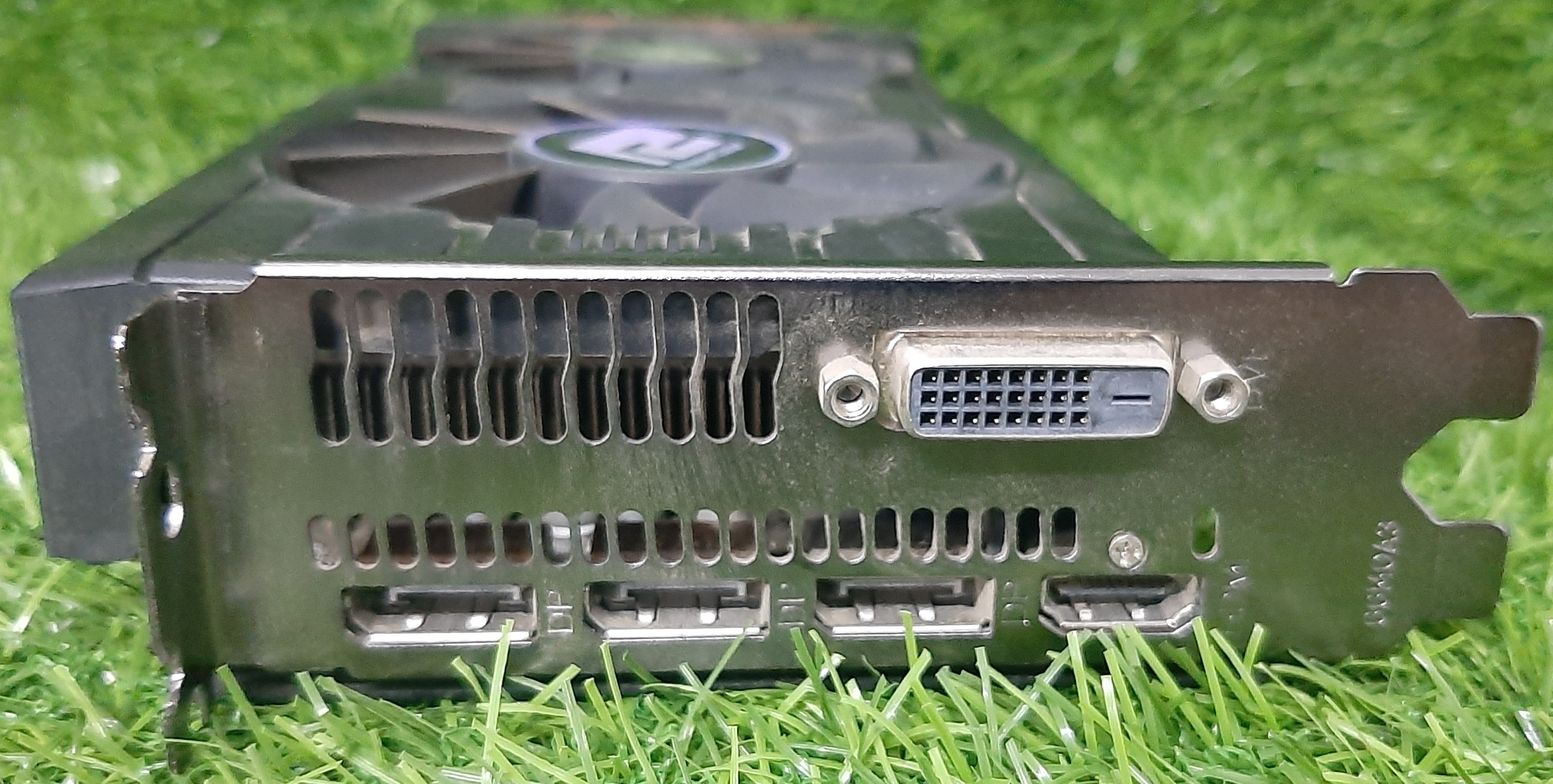 PowerColor Red Dragon Radeon RX 470 4GB GDDR5 GPU มือสอง ประกันร้าน 1 เดือน 3 x DisplayPort 1.4 Dual-Link DVI-D HDMI