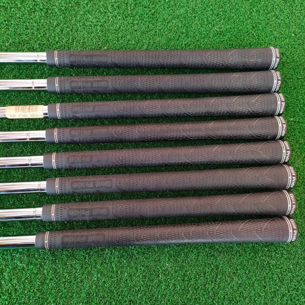 ชุดเหล็ก MIZUNO JPX 800 HD มีเหล็ก 4 - 9 PW GW ได้ 8 ชิ้น ก้าน DYNAMLITE GOLD XP R300 ชุดเหล็กพรีเมี่ยมของ MIZUNO ชุดนี้ตีง่ายมากๆ เหล็ก 4 และ 5 เป็น HYBRID เลยครับ
