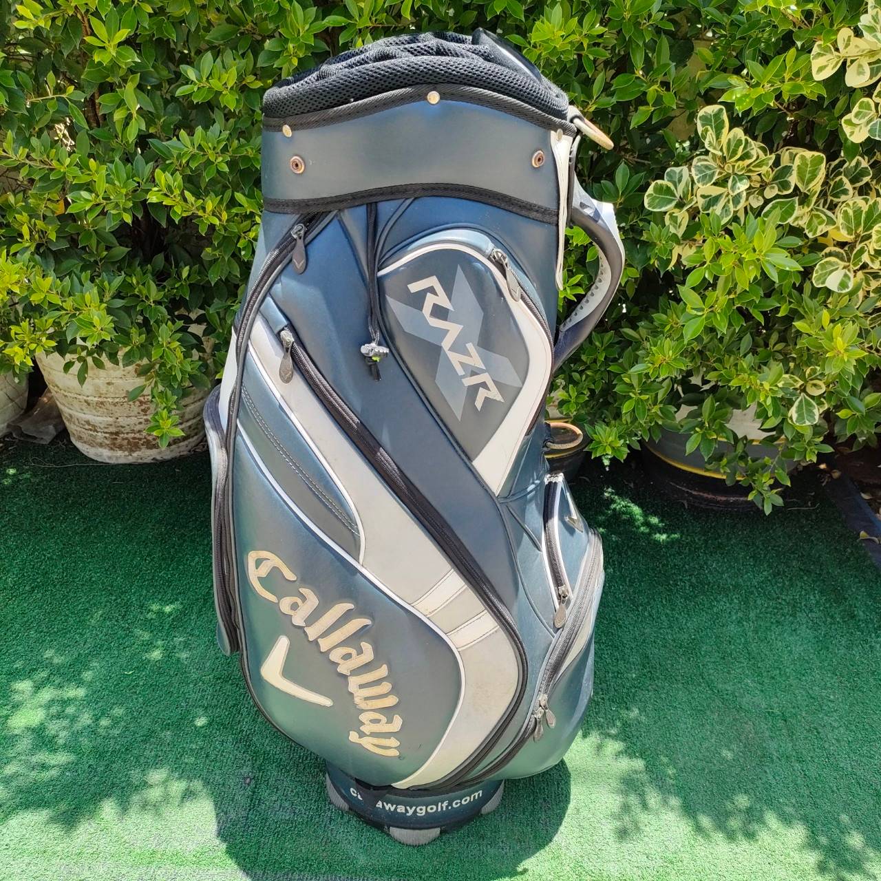 ถุงกอล์ฟ CALLAWAY RAZR มือสอง ** เเป๊กติด COVER หลุด ** ไม่มีสายสะพาย ถุงสวย ปากถุงสวย 15 ช่องไม้เป็นระเบียบ ช่องใส่ของต่างๆก็ครบครัน มือสอง ของแท้ BY NakaraLuxurious