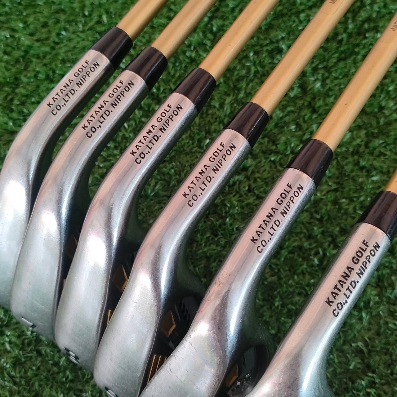 ชุดเหล็ก SWORD ATC 589 B มีเหล็ก 6 - 9 เเละ PW AW ก้าน FUJIKURA SPEEDER 589 B FLEX SR สวยๆเดิมๆทั้งชุด ชุดเหล็กที่ตีง่ายและไกลที่สุด ไม่ค่อยมีเวลาฝึกซ้อม ก็สามารถตีให้ดีและตีสนุกได้!! ไม้กอล์ฟมือสอง ของแท้ BY NakaraLuxurious