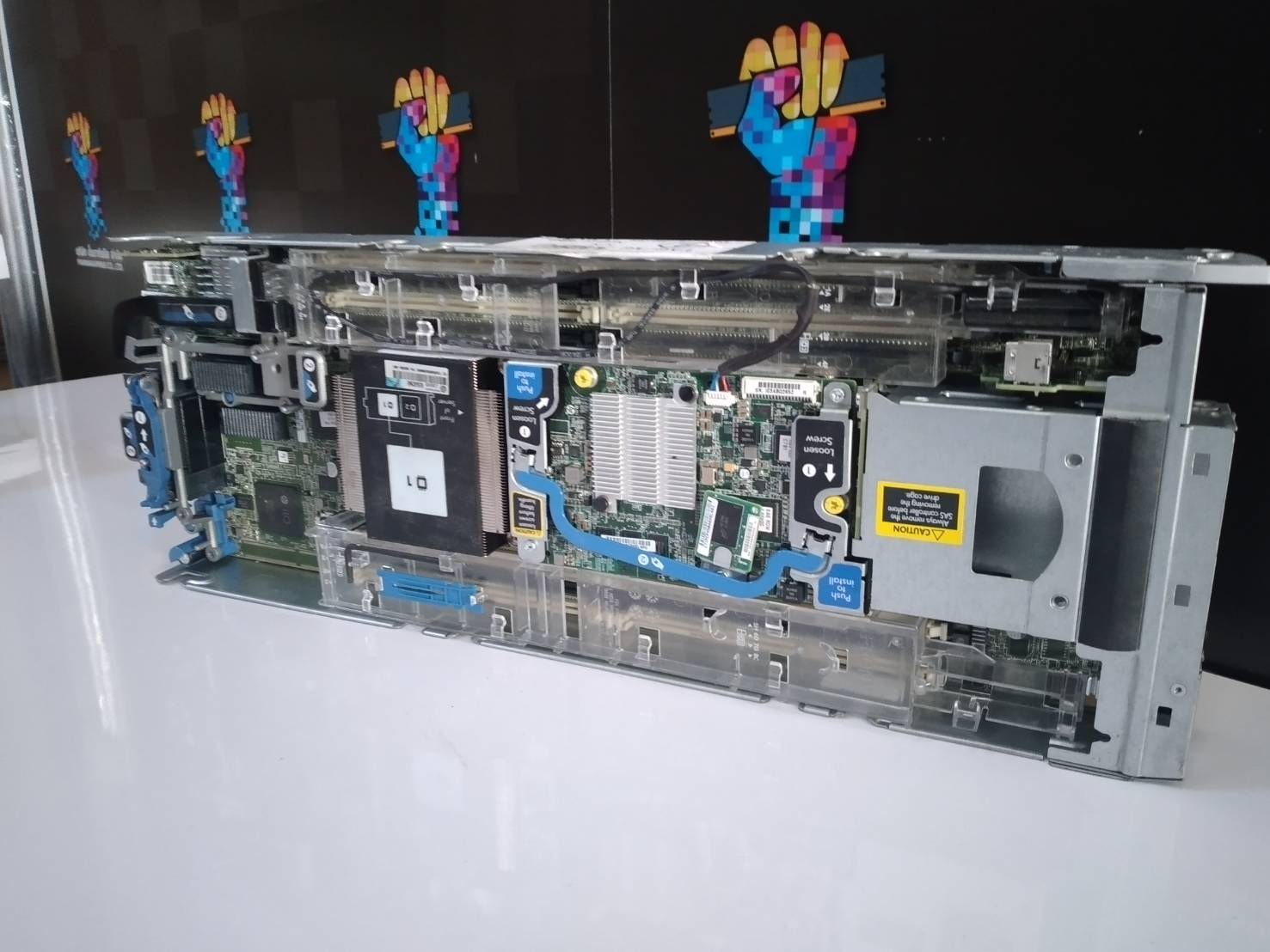 HP ProLiant BL460c Gen8 Blade Server 641016-B21 CTO BAREBONE