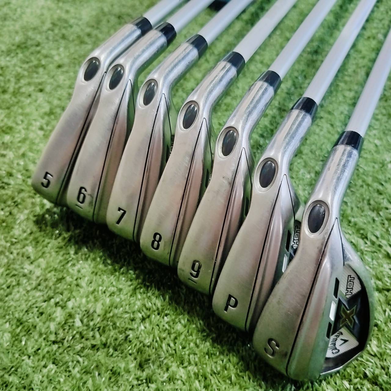 ชุดเหล็ก Callaway X-HOT สุดร้อนแรง เป็นเหล็กที่ง่าย และตีมันส์ในเหล็กเดียว สภาพสวยเดิมทุกเหล็ก สติ๊กเกอร์ครบ ก้านกราไฟต์เบาแค่ 50 กรัม ไม้กอล์ฟพรีเมี่ยมมือสอง ของแท้ By NakaraLuxurious