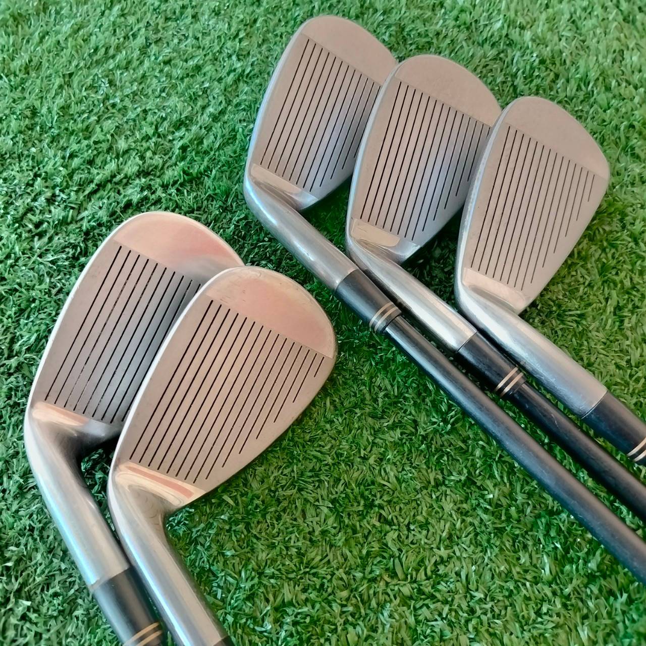 ชุดเหล็ก HI-101 ACCURACY มีเหล็ก 7-9 เเละ PW AW ก้าน VTB HYPER FLEX R เหล็กกึ่งไฮบริด เน้นตีง่าย ไกล และตรง ระยะจะมากกว่าเหล็กทั่วไปประมาณ 1 เหล็ก สภาพสวยเดิมๆ ไม้กอล์ฟมือสอง ของแท้ BY NakaraLuxurious