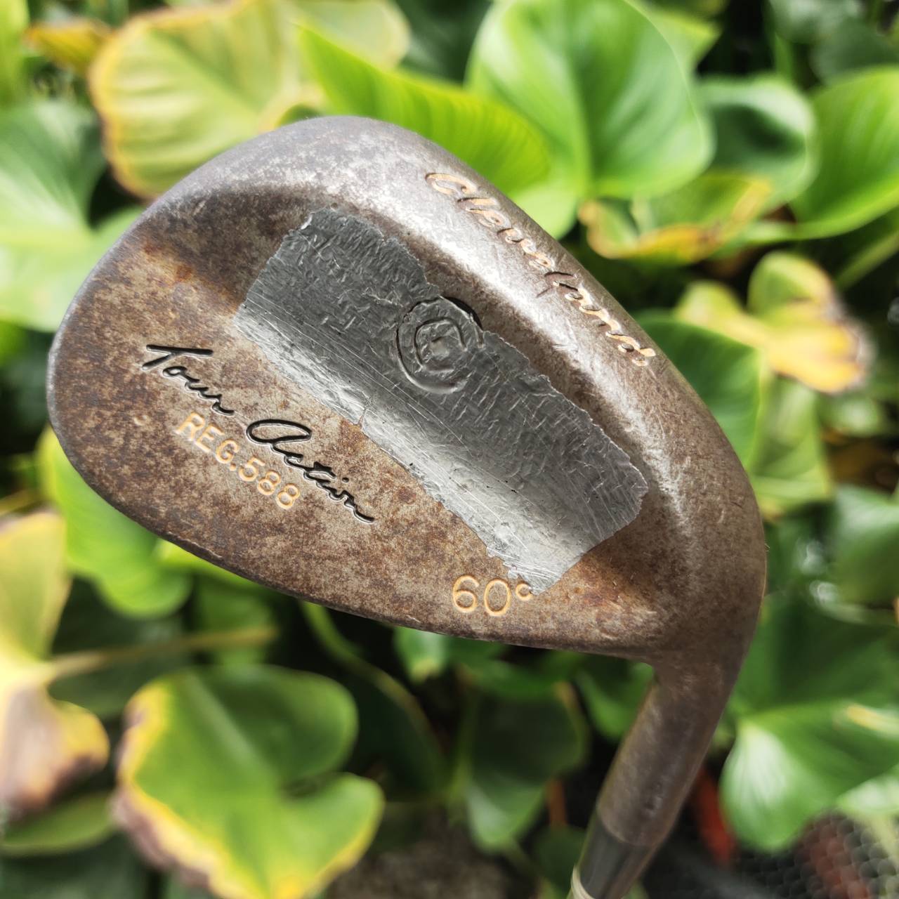 WEDGE CLEVELAND REG 588 60° รุ่นสนิม (Rust Finish) ให้ ฟีลลิ่งธรรมชาติและกลิ่นอายแบบคลาสสิก