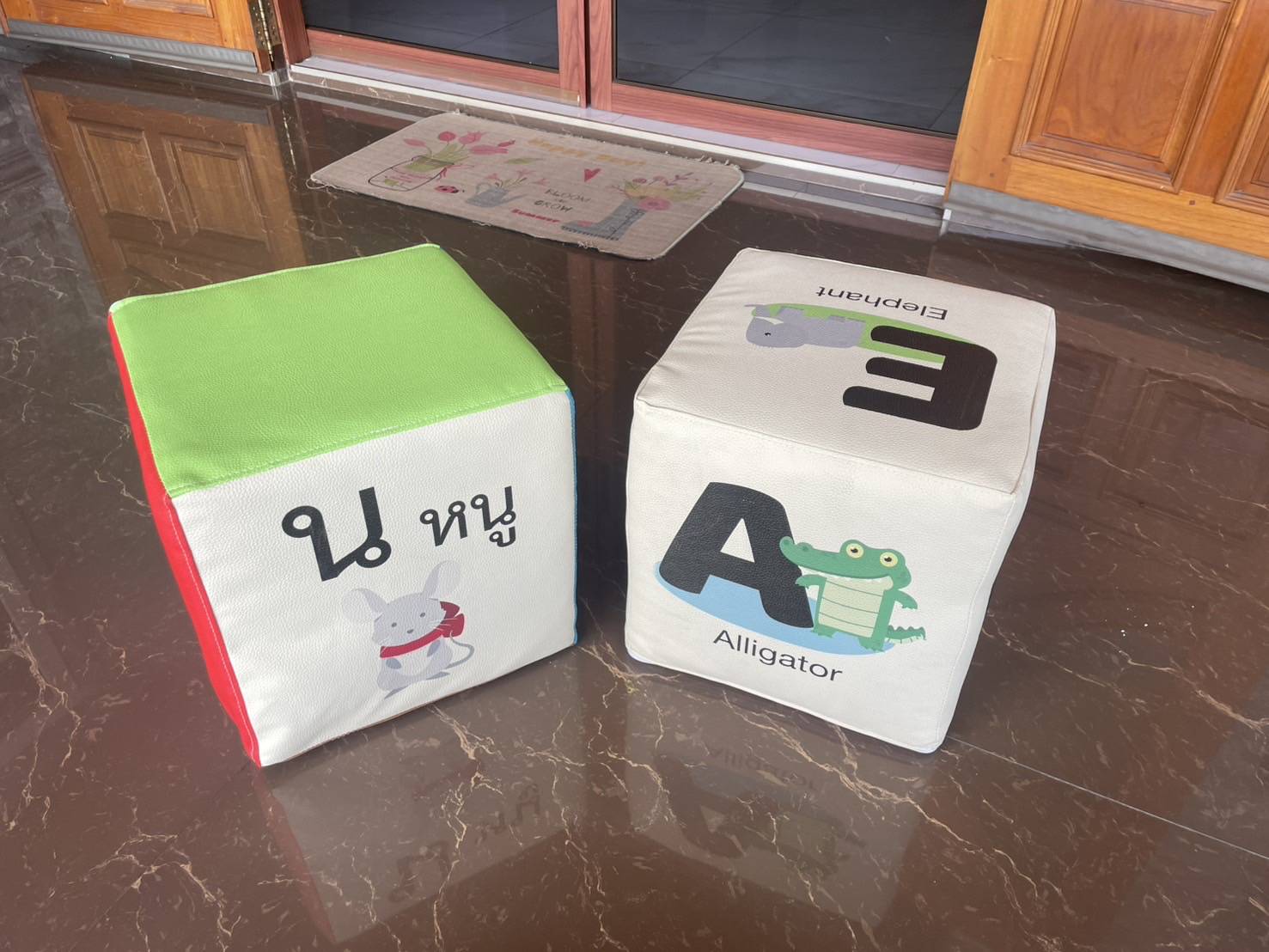 รับสั่งผลิต บล็อคนุ่มพยัญชนะไทย ก-ฮ/สระ /ภาษาอังกฤษA-Z ราคาต่อ10ลูก ลูกเต๋านุ่มนิ่มเด็ก ลูกเต๋านุ่มนิ่ม สตูลเด็ก เก้าอี้สตูล ,สี่เหลี่ยม pvc ,เบาะนุ่มนิ่ม, softplay, indoor playground สั่งผลิต