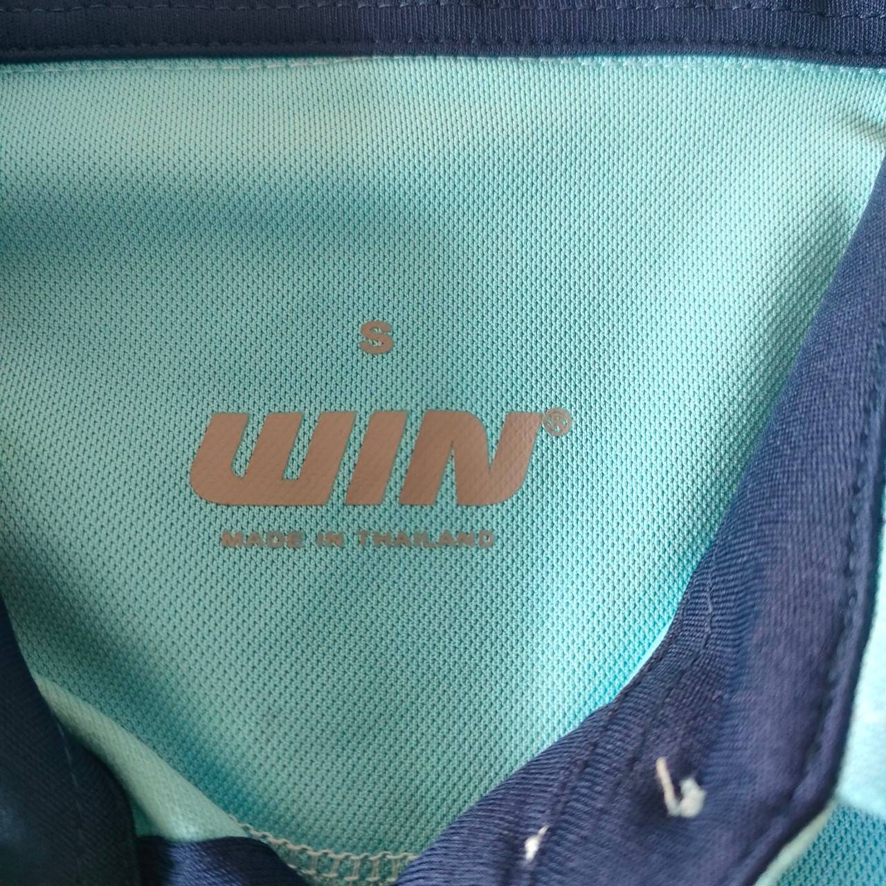 **เสื้อกอล์ฟสำหรับสุภาพสตรี** เสื้อกอล์ฟ WIN ปตท ของใหม่!! ระบายอากาศได้เป็นอย่างดี ขนาดไชส์ S มือหนึ่ง ของแท้ BY NakaraLuxurious