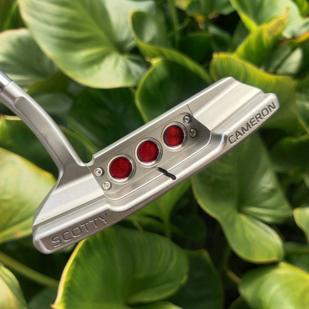 PUTTER Scotty Cameron Special Select Newport 2.5 Mid‑milled face pattern & vibration dampening