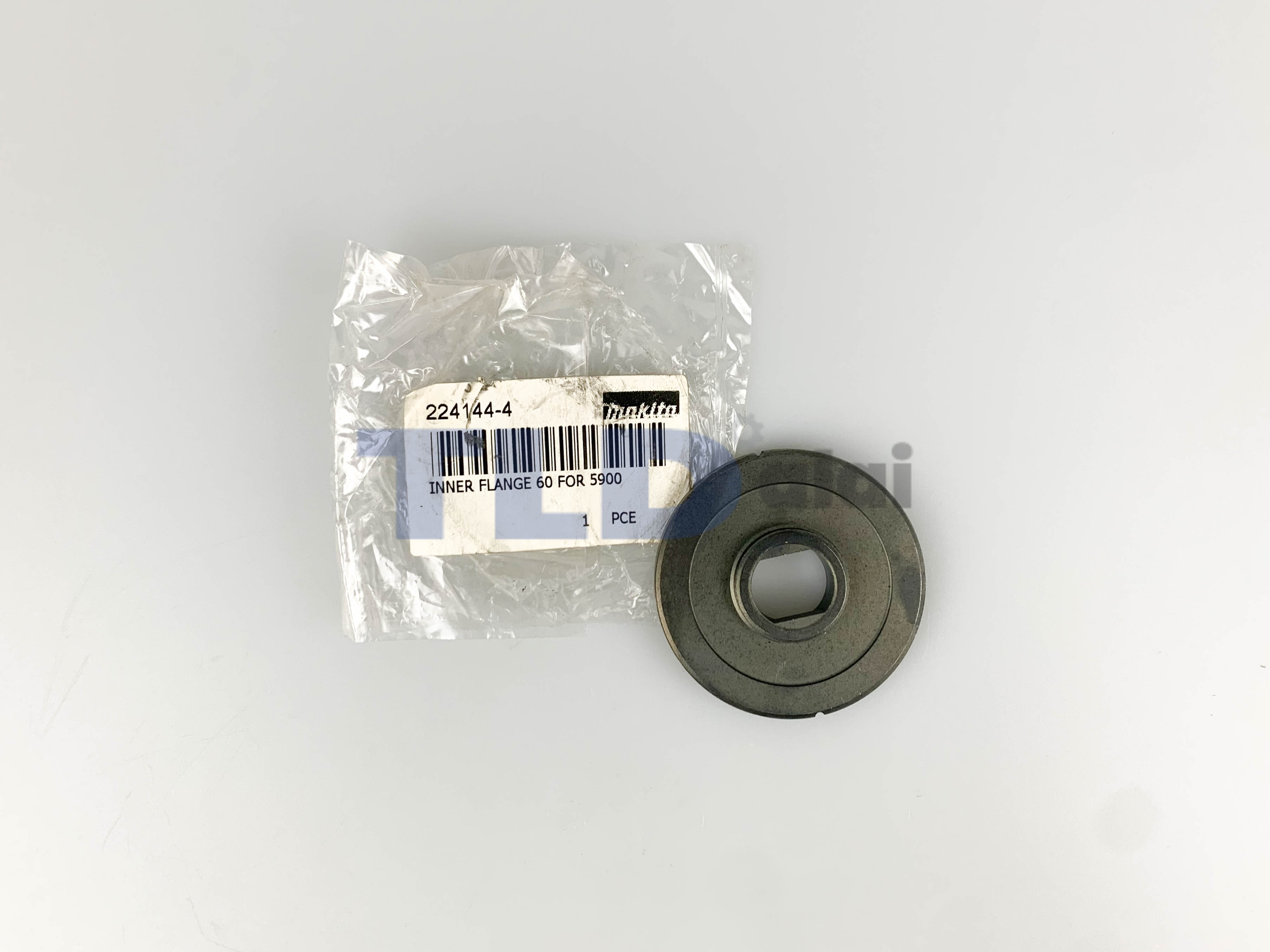 ประกับใบ ตัวใน (แท้) ล็อคใบ เลื่อยวงเดือน Makita มากีต้า รุ่น 5900B #49 (224144-4) (อะไหล่แท้ 100%) ฝาปะกับใบ(ใน)