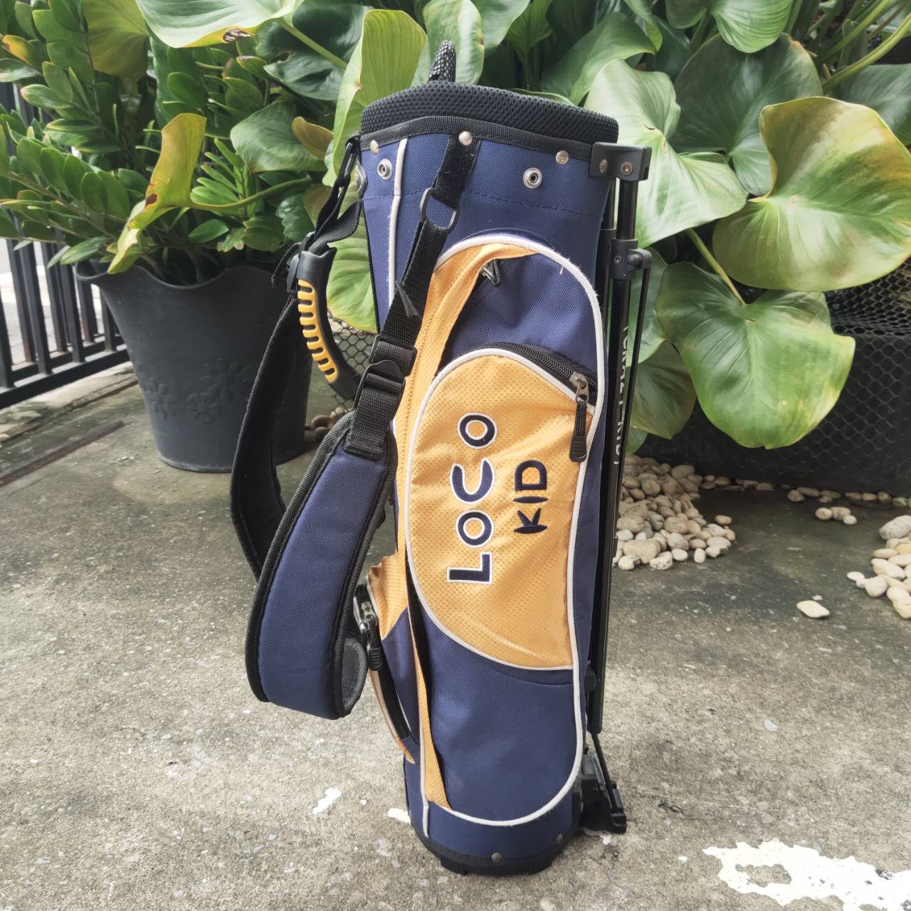 ถุงกอล์ฟเด็ก มือสอง DUNLOP LOCO KIDS ถุงขาตั้ง พร้อมสายสะพาย