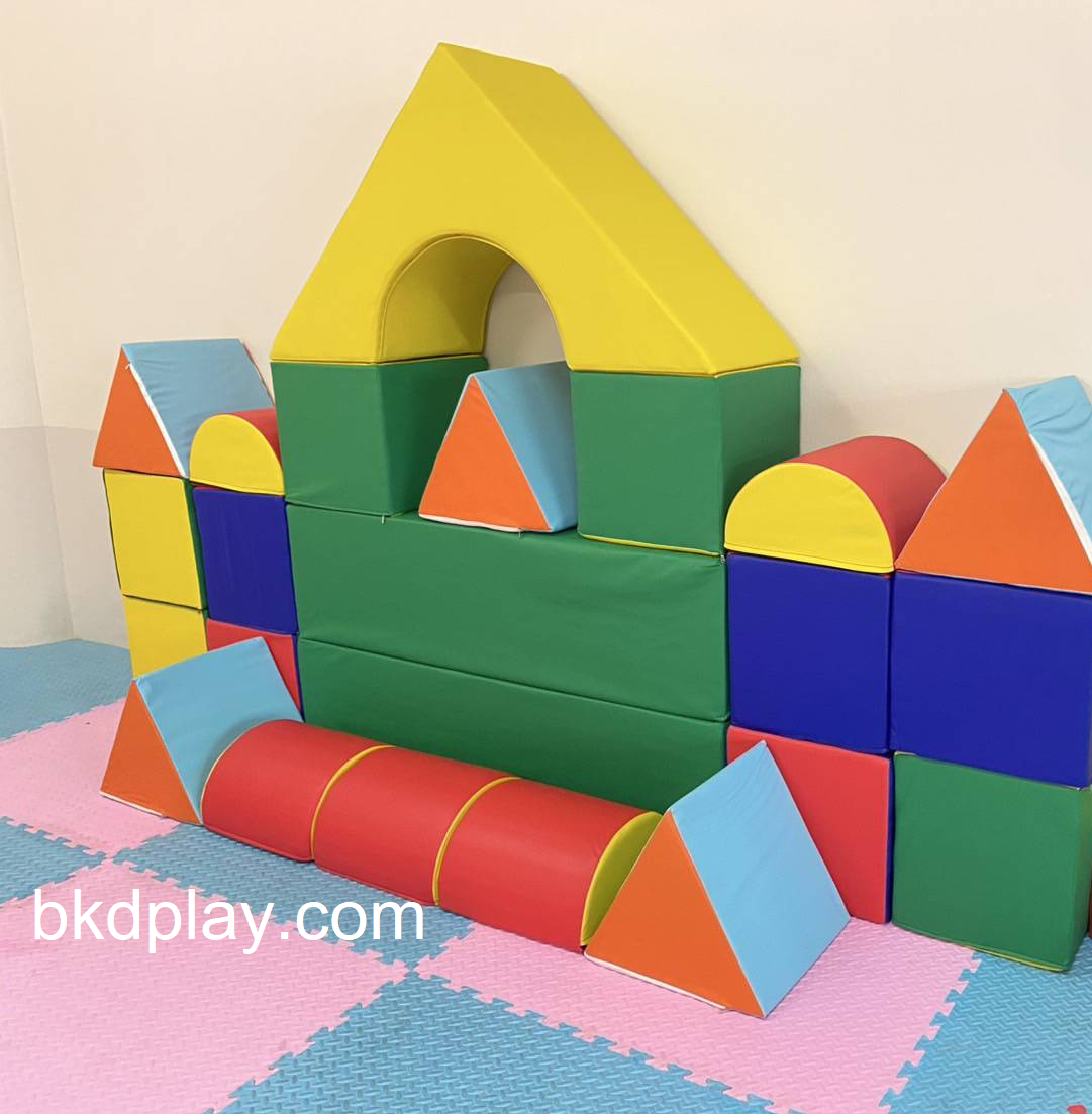 เบาะนุ่มนิ่ม รูปทรงเรขาคณิตนุ่มนิ่ม 23ชิ้น ตัวต่อบล็อค softplay ของเล่นในร่ม Kids Zone
