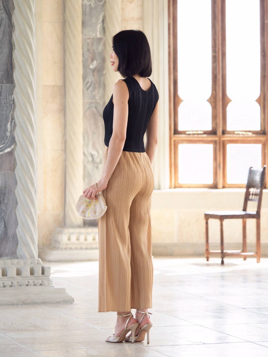 ยาว 16.5นิ้ว 2MUAY BASIC รุ่น GJO7739 SLEEVELESS V NECK CROP PLEATED TOP เสื้ออัดพลีทงานคุณภาพ เสื้อครอป 13สี FREE SIZE