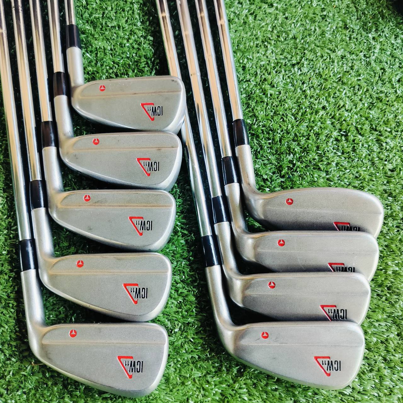 ชุดเหล็ก Taylormade ICW11 มีเหล็ก 3-9 PW SW ก้าน กริพ เดิมทั้งหมด FLEX S เป็นชุดเหล็กที่ตีมันส์มาก ไม้กอล์ฟพรีเมี่ยมมือสอง ของแท้ By NakaraLuxurious