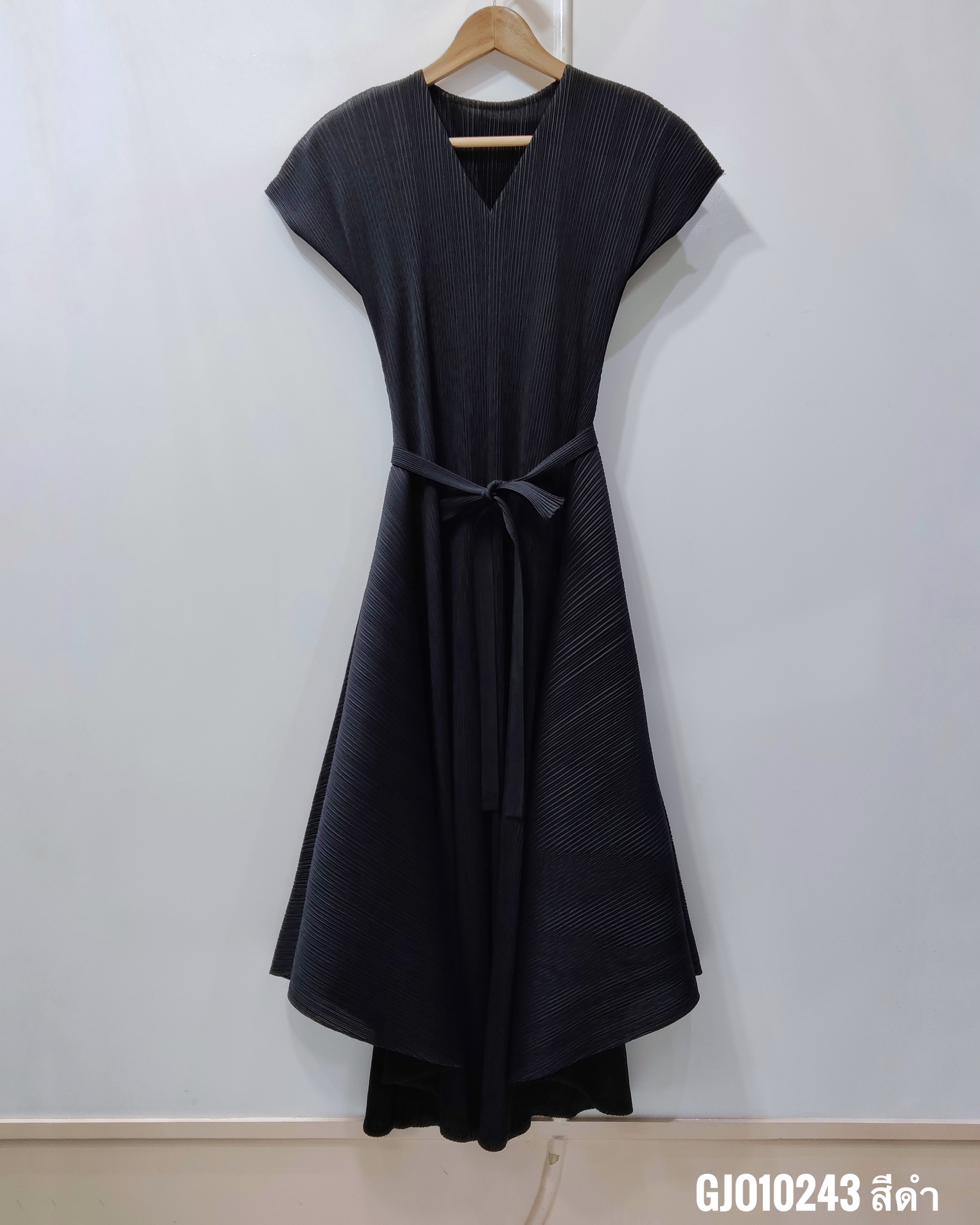 2MUAY รุ่น GJO10243 เดรสอัดพลีท V NECK VOLUME PLEATED DRESS 3 สี FREE SIZE