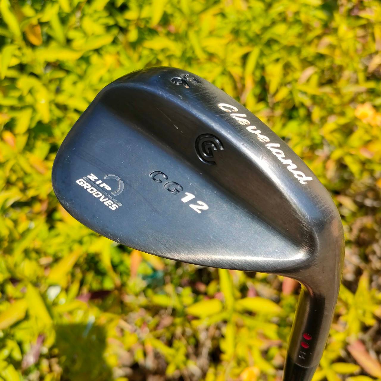 WEDGE CLEVELAND CG12 ZIP GROOVES ร่องสี่เหลี่ยม คมจัด สปินสุด ตกหยุดถอยแน่นอน องศา 56 ก้าน DYNAMIC GOLD FLEX WEDGE