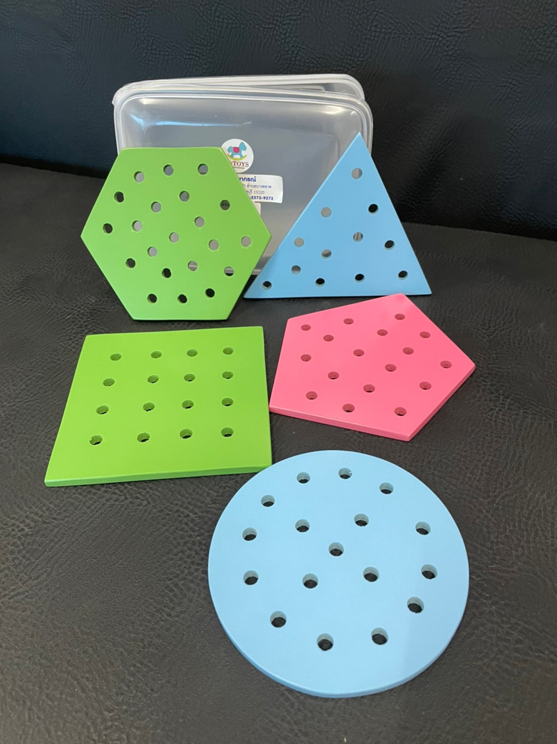 รูปทรงไม้ ร้อยเชือกรูปทรงเรขา , ร้อยเชือกไม้ ,ของเล่นเสริมพัฒนาการ, ของเล่นเด็กอนุบาล, สื่อการสอนเด็กอนุบาล วัสดุและสี ปลอดภัยต่อเด็ก มีมาตรฐาน มอก. ตามที่ สพฐ. กำหนด