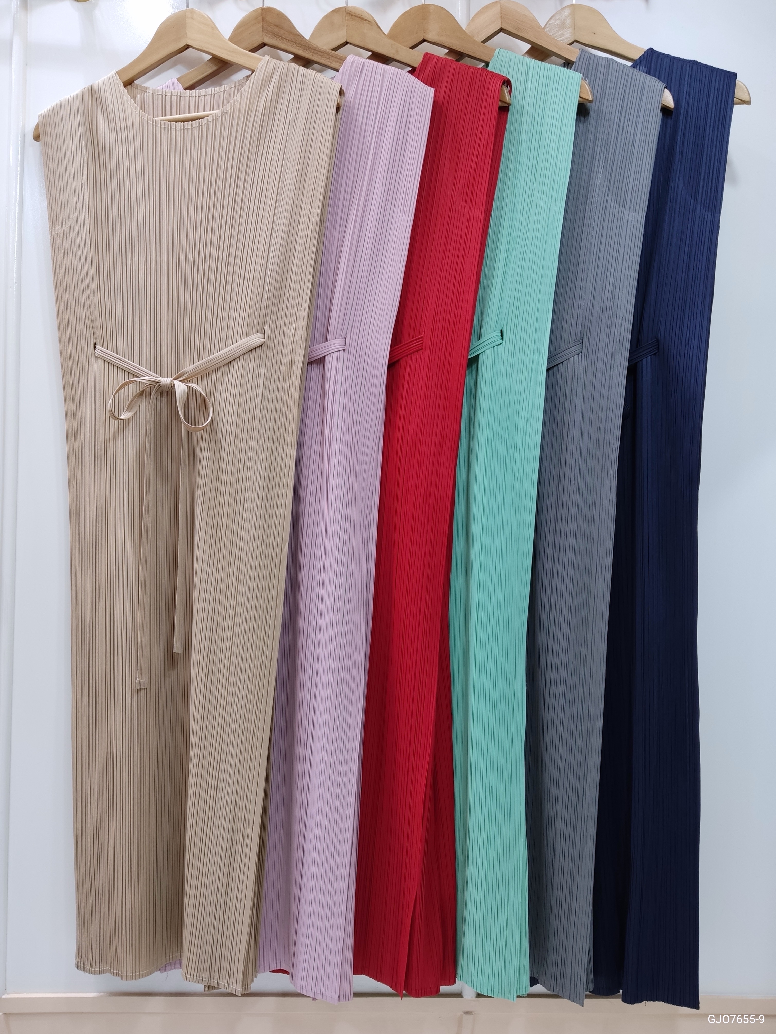 2MUAY รุ่น GJO7655 SIMPLE BOW TIE PLEATED DRESS เดรสผู้หญิง เดรสพลีทคุณภาพ 15สี FREE SIZE