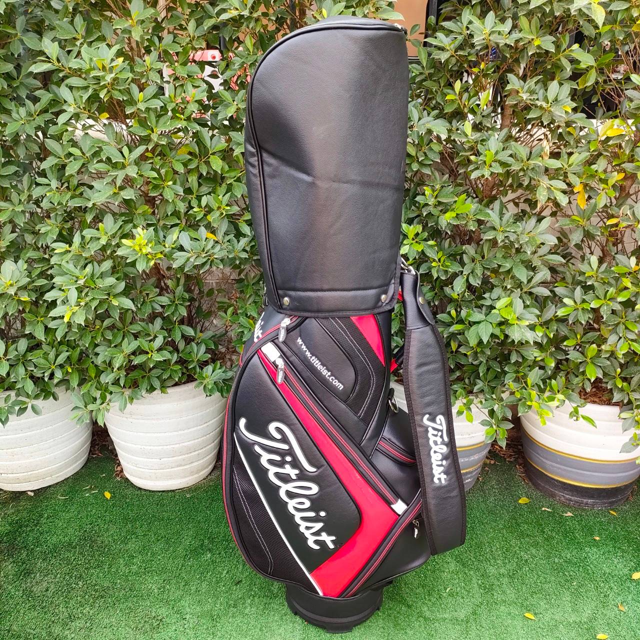 ถุงกอล์ฟ TITLELIST ไม่เคยผ่านการใช้งาน ถุง TOUR ใบใหญ่ ถุงสวยมากครับ